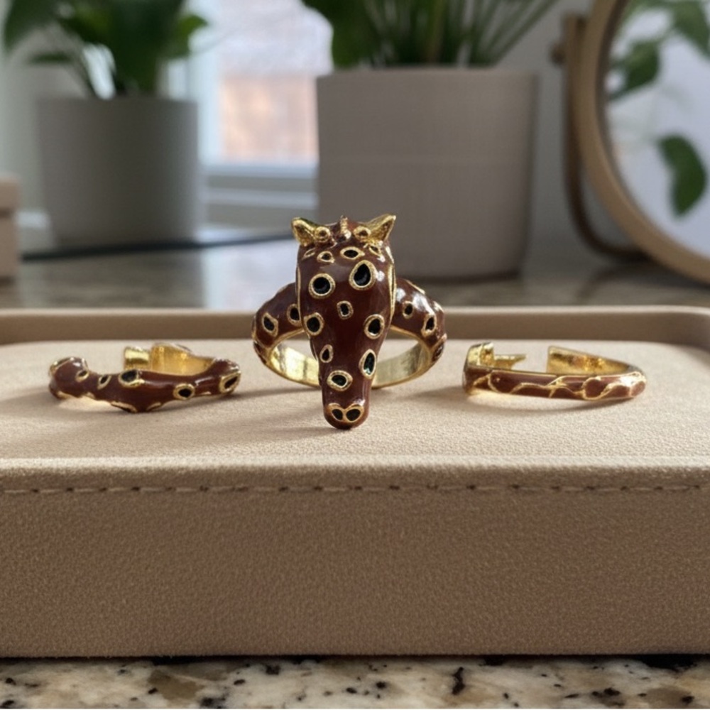 Elegant Gold and Brown Animal Ring Set